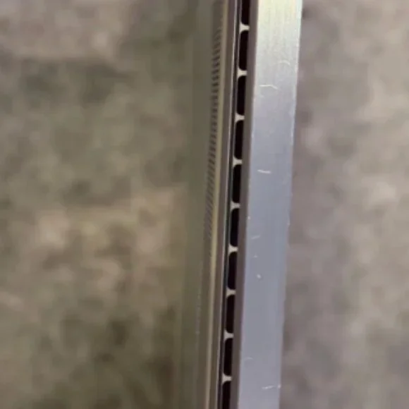 VERY GENTLY USED XPS 15 9510 11th Generation Core 15" Intel Core i7-11800H - Picture 5 of 7